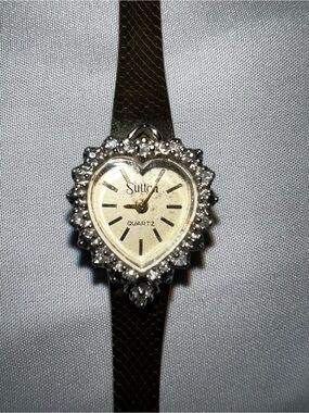 Heart-Shaped SuttonQuartz Ladies Watch - Gold Tone